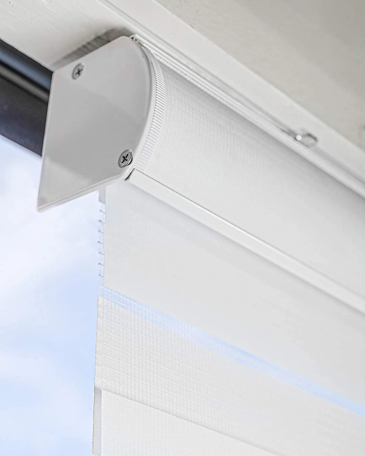 Zebra Roller Shade, Light Filtering, 45"W X 72"H R58663