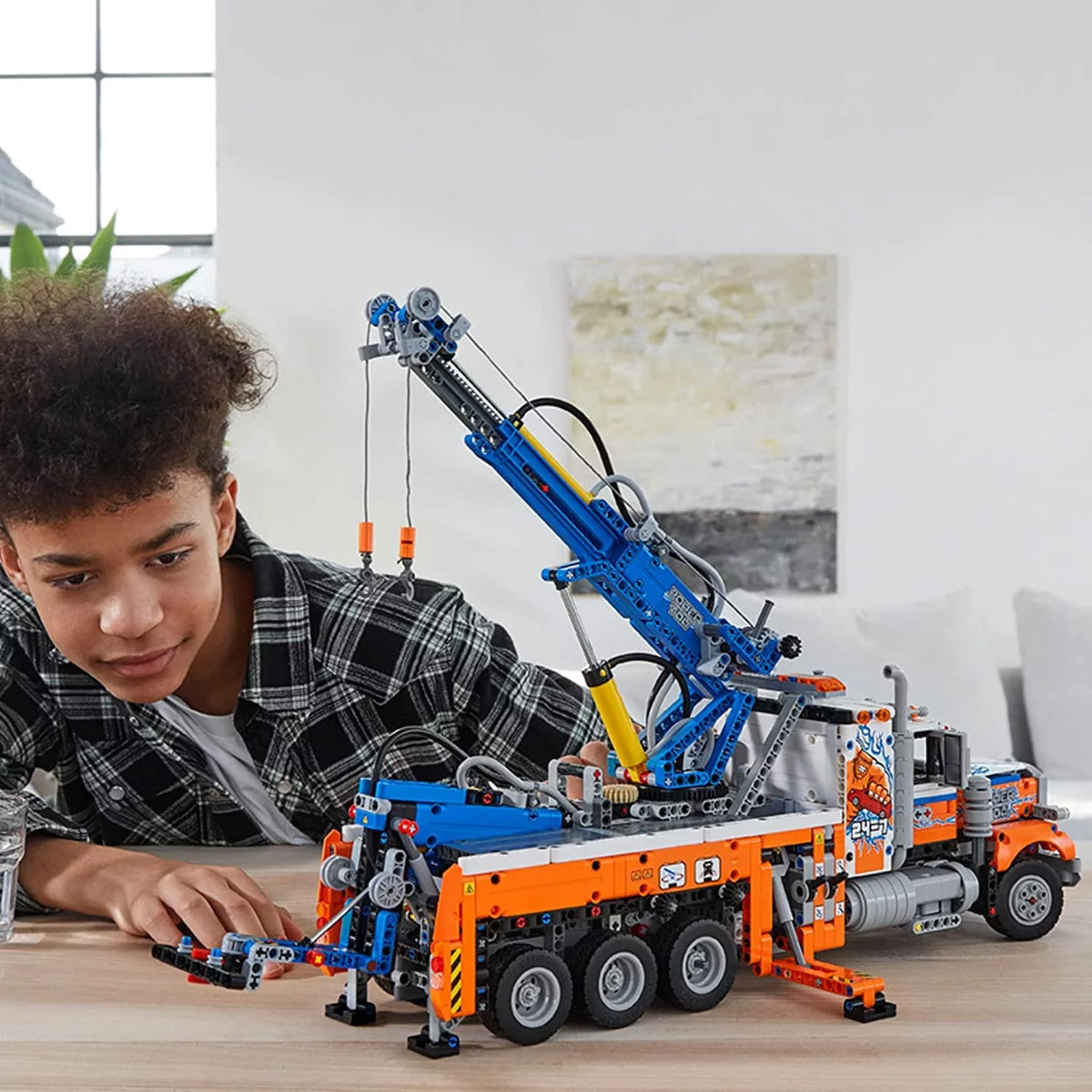 Heavy-Duty Tow Truck with Crane I1199