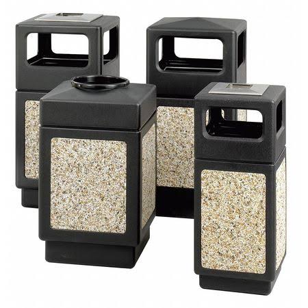 38 gal Outdoor Plastic Trash Can R941877