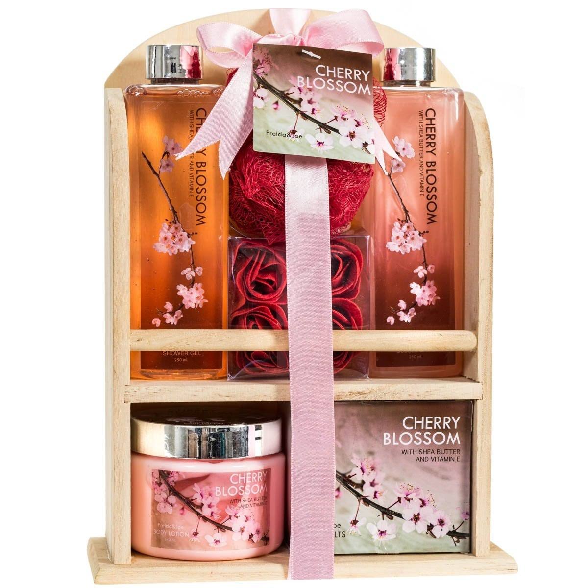 Spa Gift Set in Natural Wood Caddy P17498