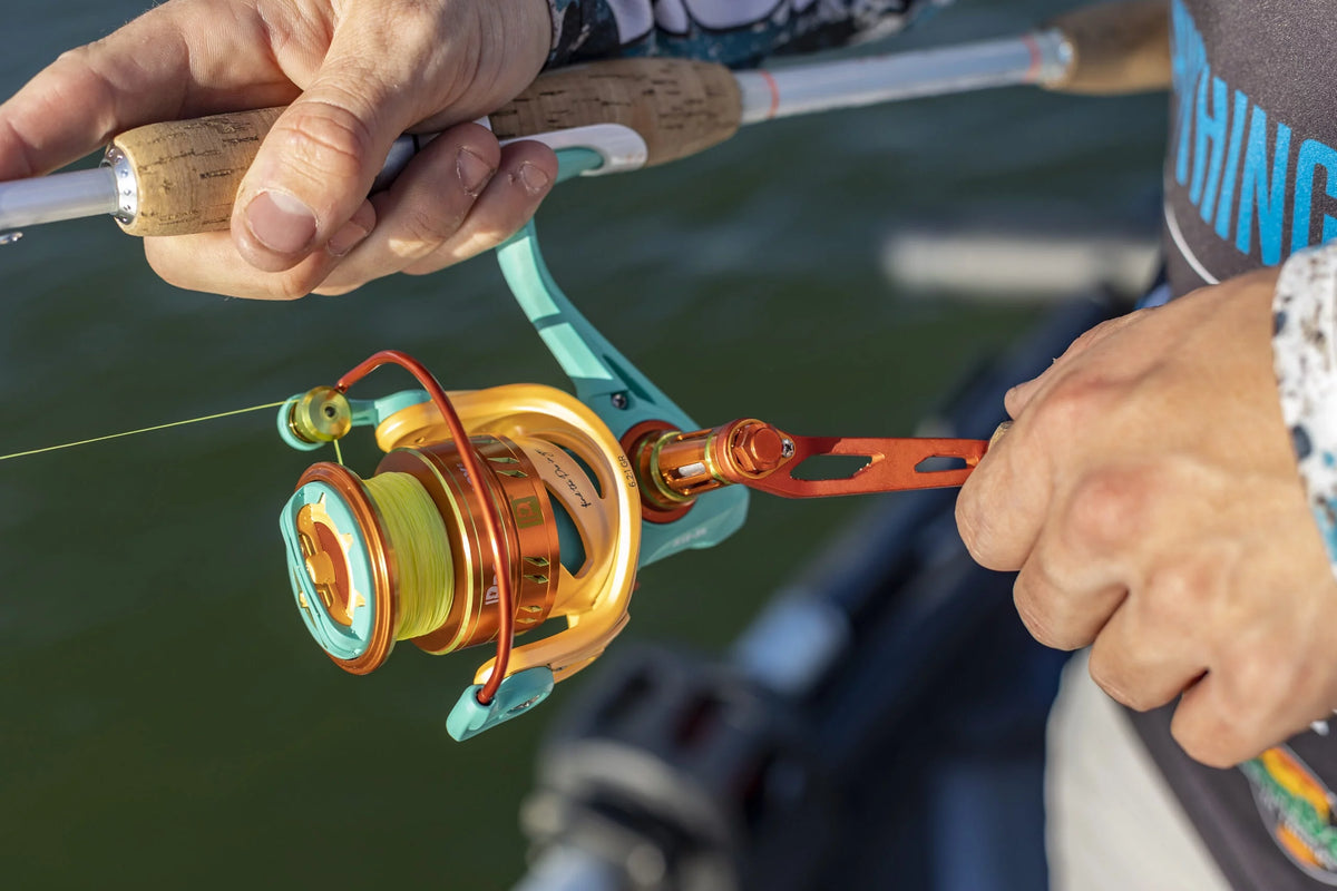 3000 Size Spinning Reel E7496