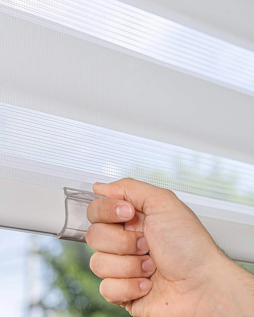 Zebra Roller Shade, Light Filtering, 45"W X 72"H R58663